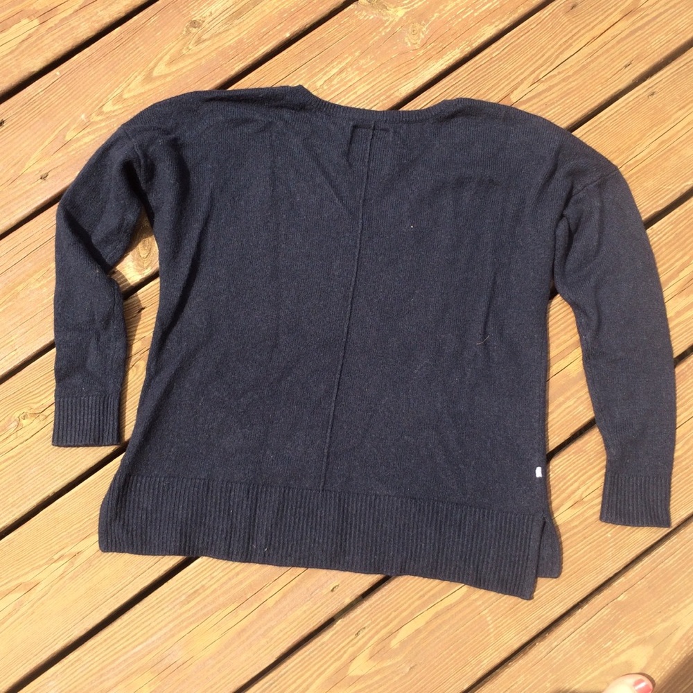 Abercrombie & Fitch Small Dark Navy V-Neck Sweater - Picture 2 of 7